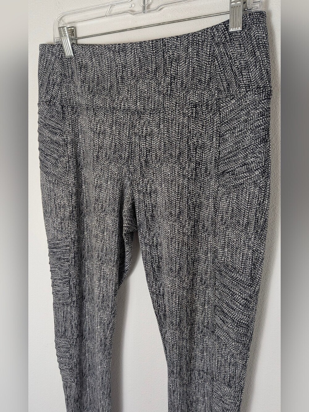 Athleta Delancey Textured Moto tight Leggings Braiden/black fitted pants size L - Picture 5 of 13